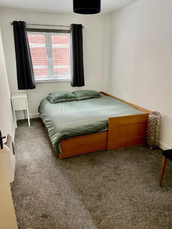 Large 2 Bedroom Apartment, 4 Beds One 1 En-Suite, Free Parking Nr Chelt Elmore And Quays Gloucester Dış mekan fotoğraf
